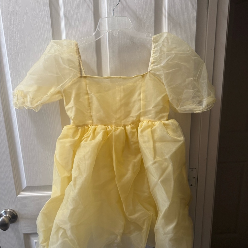 Teen Yellow puffy dress -size small